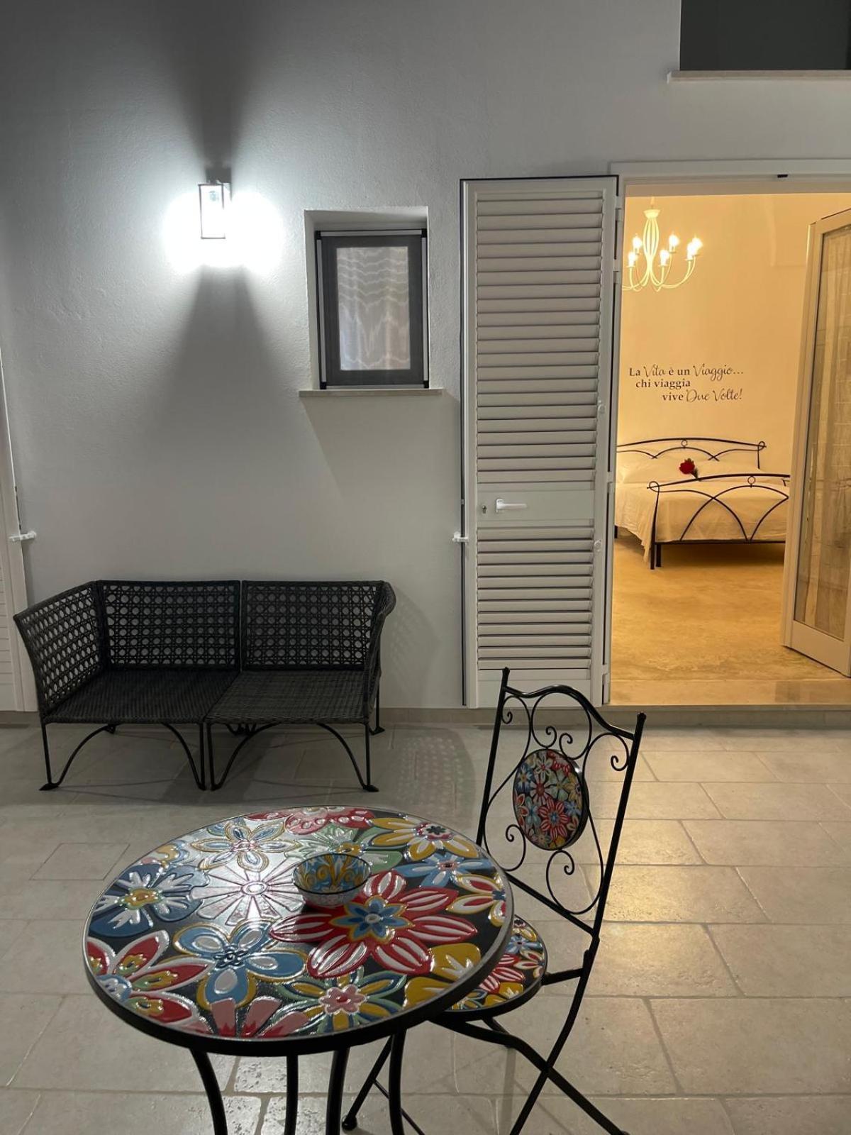 Hotel Cortile Carducci Racale Esterno foto