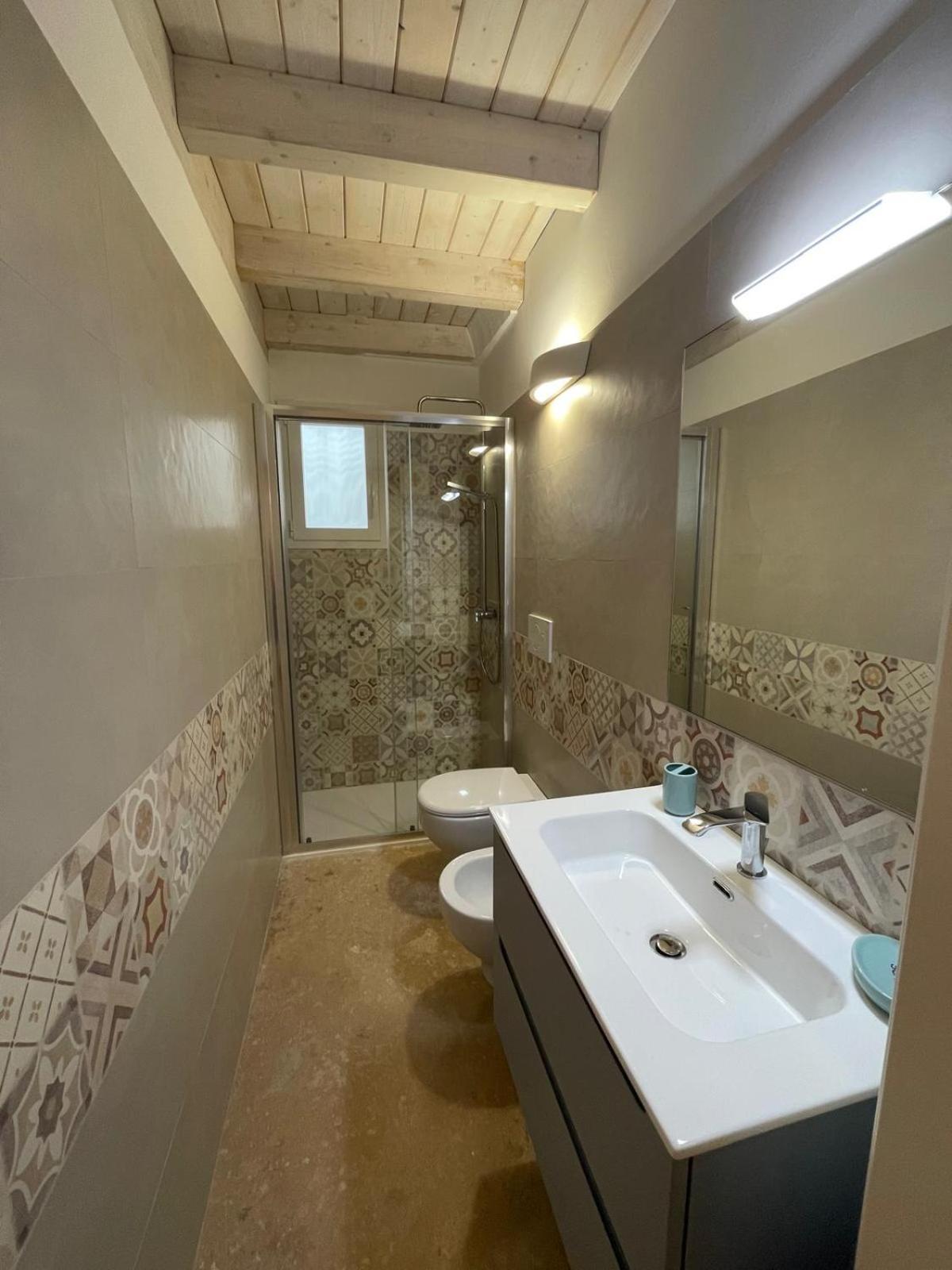 Hotel Cortile Carducci Racale Esterno foto